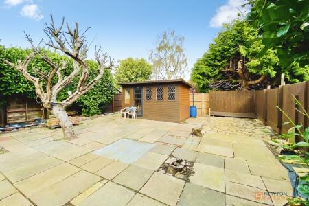 5 bedroom Semi-detached house for sale in Cliffwood Avenue, Birstall, LE4