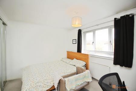 2 bedroom End of terrace house for sale in Moorland Road, Syston, LE7