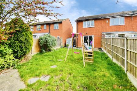 2 bedroom End of terrace house for sale in Moorland Road, Syston, LE7