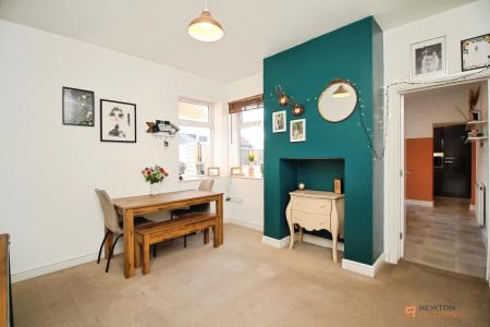 3 bedroom Semi-detached house for sale in Sandford Road, Syston, LE7