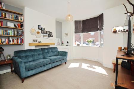 3 bedroom Semi-detached house for sale in Sandford Road, Syston, LE7