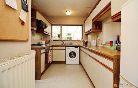 3 bedroom Semi-detached house for sale in Huntsmans Dale, East Goscote, LE7