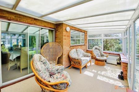 3 bedroom Semi-detached house for sale in Huntsmans Dale, East Goscote, LE7