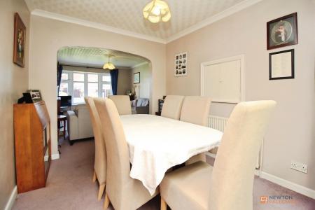 3 bedroom Semi-detached house for sale in Huntsmans Dale, East Goscote, LE7