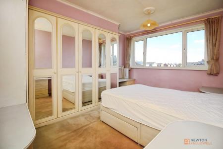 3 bedroom Semi-detached house for sale in Huntsmans Dale, East Goscote, LE7