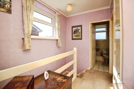 3 bedroom Semi-detached house for sale in Huntsmans Dale, East Goscote, LE7