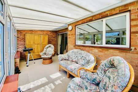 3 bedroom Semi-detached house for sale in Huntsmans Dale, East Goscote, LE7