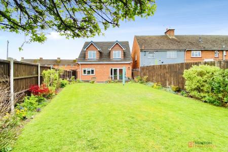 3 bedroom Detached house for sale in Oxford Street, Syston, LE7