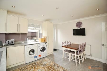 3 bedroom Detached house for sale in Oxford Street, Syston, LE7