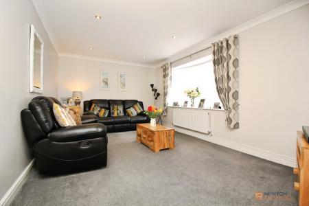 3 bedroom Detached house for sale in Oxford Street, Syston, LE7