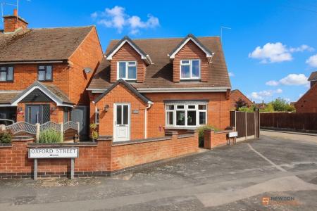 Oxford Street, Syston, LE7