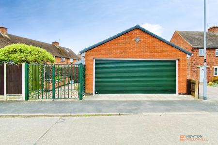 3 bedroom Detached house for sale in Oxford Street, Syston, LE7