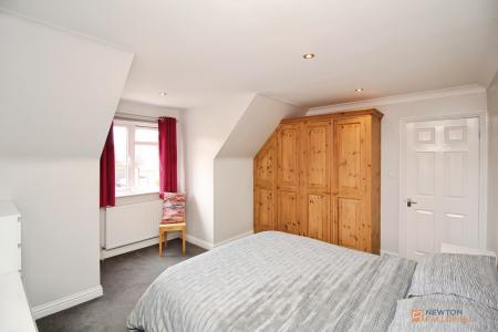 3 bedroom Detached house for sale in Oxford Street, Syston, LE7