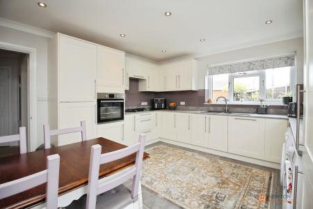 3 bedroom Detached house for sale in Oxford Street, Syston, LE7