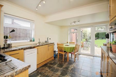 3 bedroom Semi-detached bungalow for sale in Merton Avenue, Syston, LE7