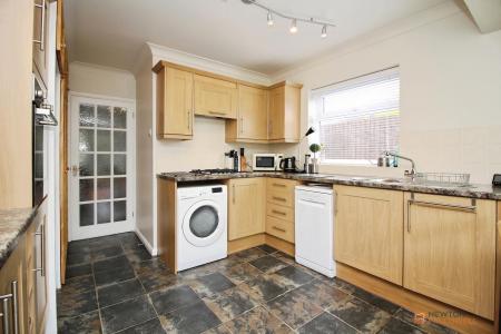 3 bedroom Semi-detached bungalow for sale in Merton Avenue, Syston, LE7