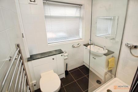 3 bedroom Semi-detached bungalow for sale in Merton Avenue, Syston, LE7