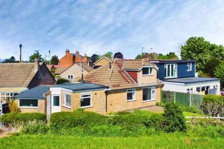 3 bedroom Semi-detached bungalow for sale in Goodes Avenue, Syston, LE7