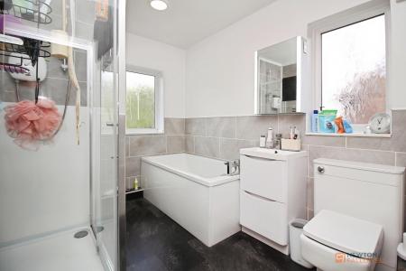 3 bedroom Detached house for sale in Loughborough Road, Birstall, LE4