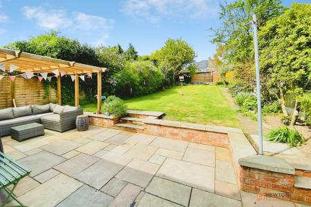 3 bedroom Detached house for sale in Loughborough Road, Birstall, LE4