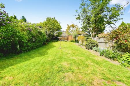 3 bedroom Detached house for sale in Loughborough Road, Birstall, LE4