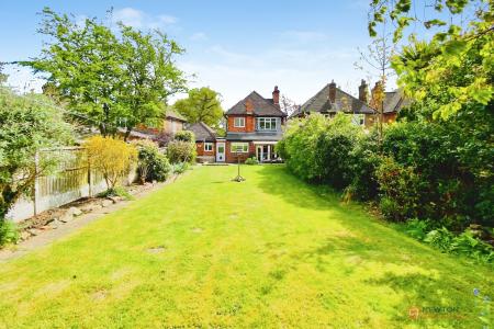 3 bedroom Detached house for sale in Loughborough Road, Birstall, LE4