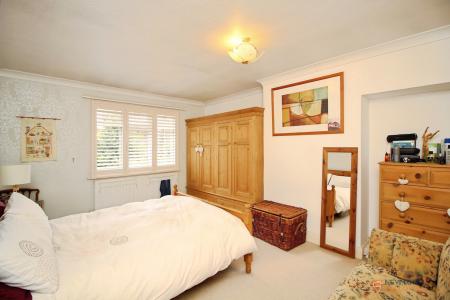 3 bedroom Detached house for sale in Loughborough Road, Birstall, LE4