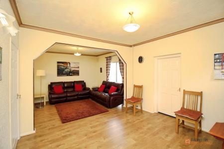 2 bedroom Semi-detached bungalow for sale in Humberstone Lane, Thurmaston, LE4