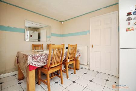 2 bedroom Semi-detached bungalow for sale in Humberstone Lane, Thurmaston, LE4