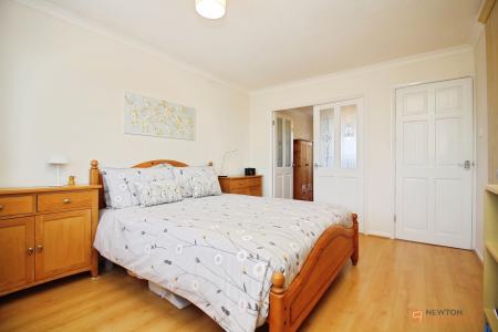 4 bedroom Detached house for sale in Hungarton Drive, Syston, LE7