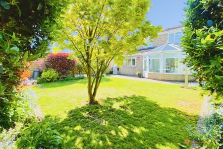 4 bedroom Detached house for sale in Hungarton Drive, Syston, LE7