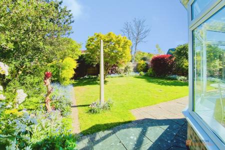 4 bedroom Detached house for sale in Hungarton Drive, Syston, LE7