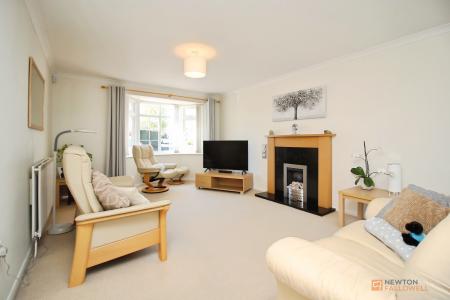 4 bedroom Detached house for sale in Hungarton Drive, Syston, LE7