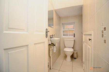 4 bedroom Detached house for sale in Hungarton Drive, Syston, LE7