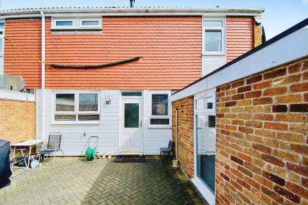 4 bedroom End of terrace house for sale in Selkirk Road, Rushey Mead, LE4