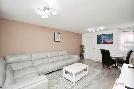 4 bedroom End of terrace house for sale in Selkirk Road, Rushey Mead, LE4