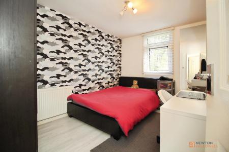 4 bedroom End of terrace house for sale in Selkirk Road, Rushey Mead, LE4