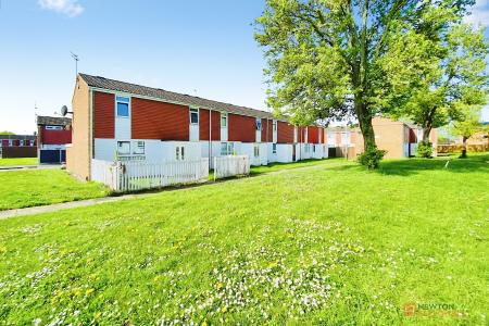 4 bedroom End of terrace house for sale in Selkirk Road, Rushey Mead, LE4