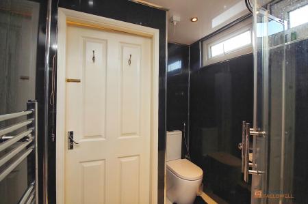 4 bedroom End of terrace house for sale in Selkirk Road, Rushey Mead, LE4