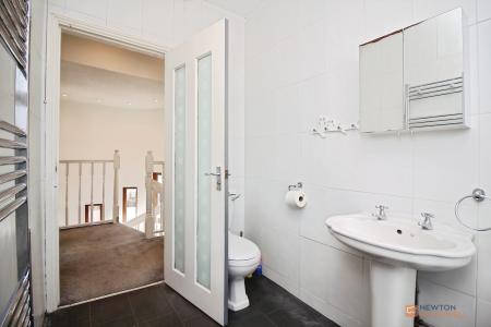 3 bedroom End of terrace house for sale in High Street, Syston, LE7