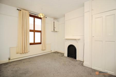 3 bedroom End of terrace house for sale in High Street, Syston, LE7