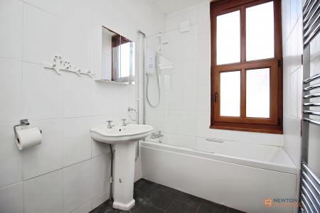 3 bedroom End of terrace house for sale in High Street, Syston, LE7