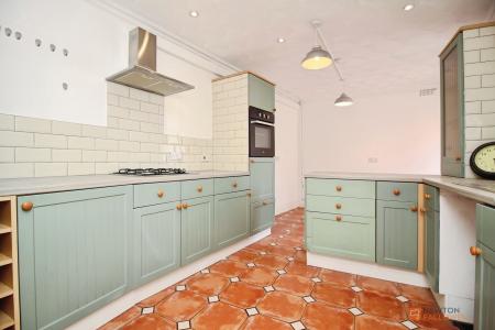 3 bedroom End of terrace house for sale in High Street, Syston, LE7