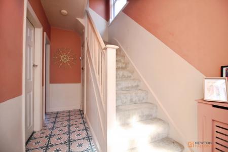 3 bedroom Semi-detached house for sale in Barkby Road, Syston, LE7