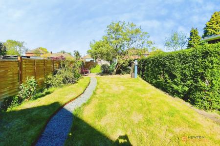 3 bedroom Semi-detached house for sale in Barkby Road, Syston, LE7