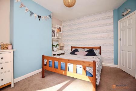 3 bedroom Semi-detached house for sale in Barkby Road, Syston, LE7