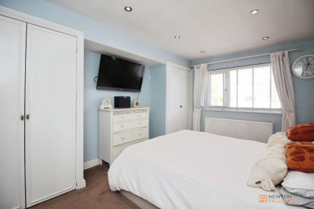 4 bedroom Semi-detached house for sale in Goodes Lane, Syston, LE7