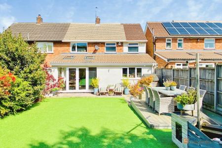 4 bedroom Semi-detached house for sale in Goodes Lane, Syston, LE7