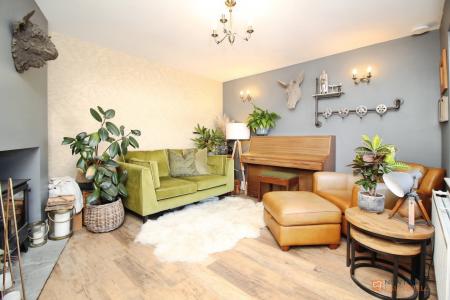 4 bedroom Semi-detached house for sale in Goodes Lane, Syston, LE7