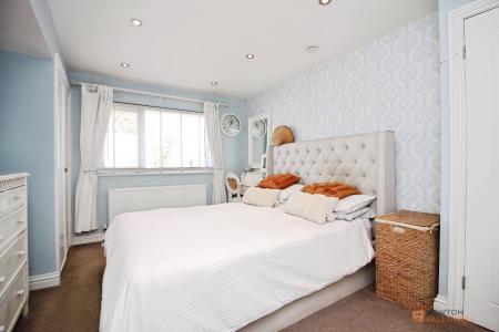 4 bedroom Semi-detached house for sale in Goodes Lane, Syston, LE7